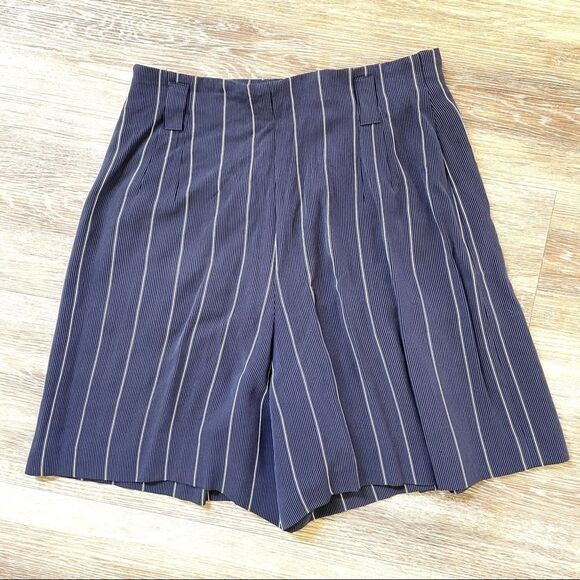 Laurèl blue shorts with white stripe - Picture 11 of 11